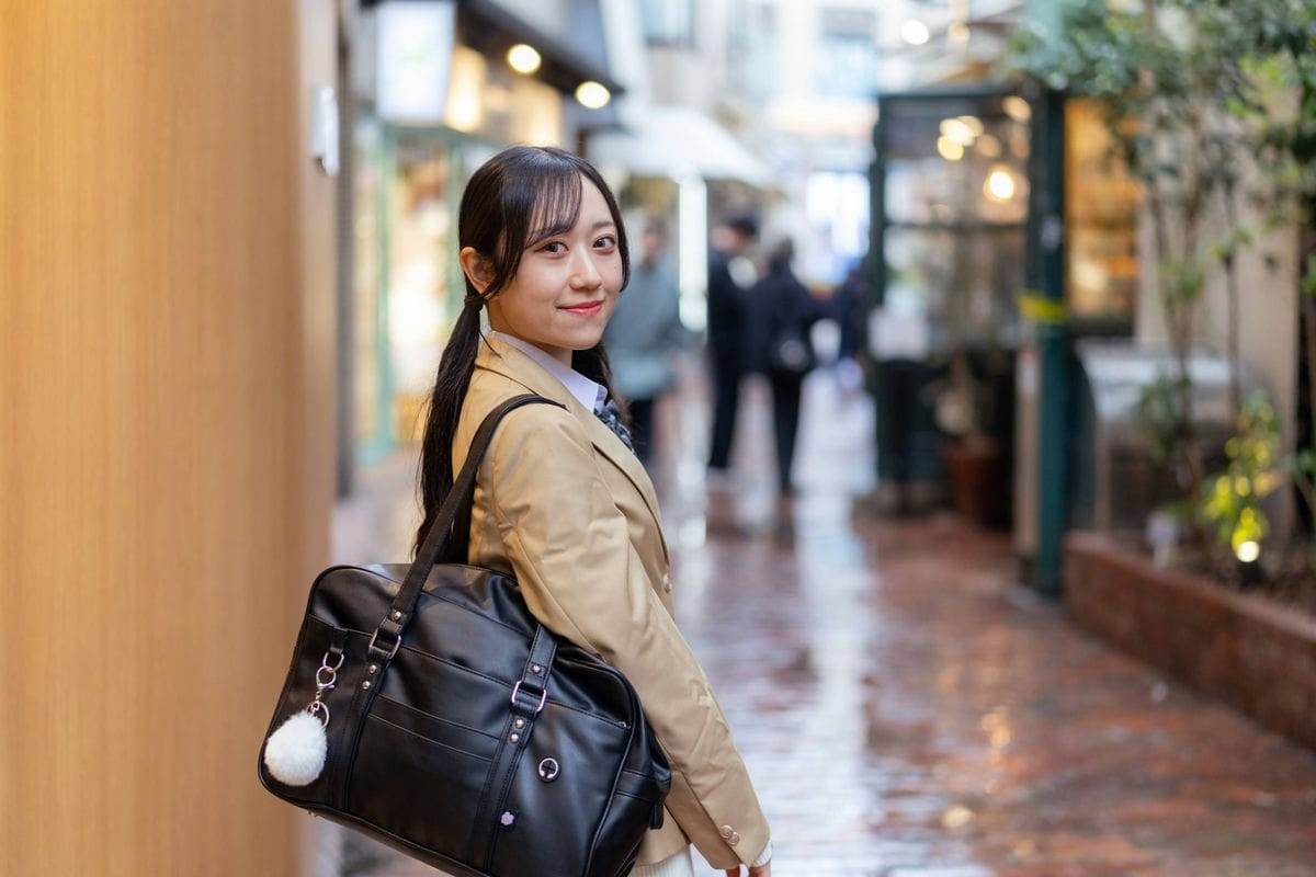 ゆりな