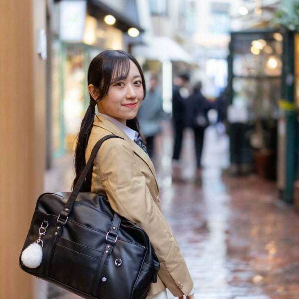 ゆりな